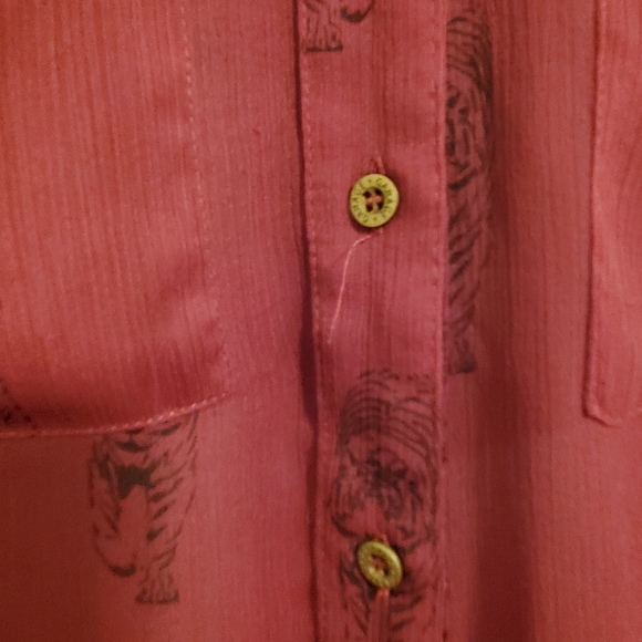 🌟3 for $25-Tiger print button up - Picture 6 of 8